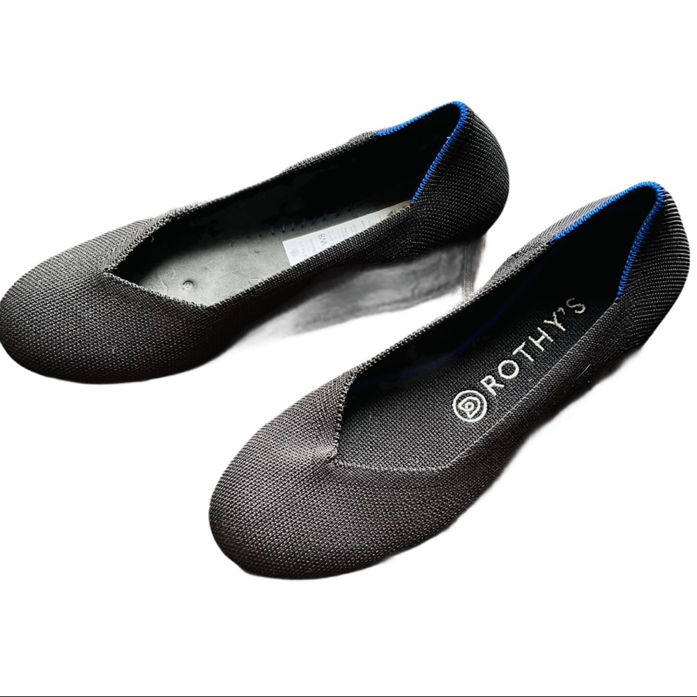 Black round toe rothys size 8